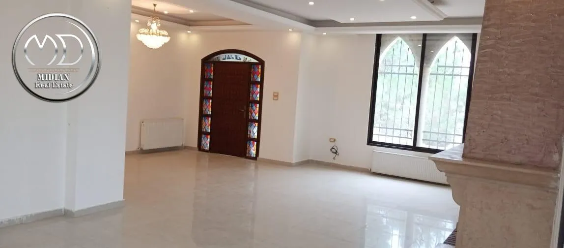 فيلا في Al- Jama'ah