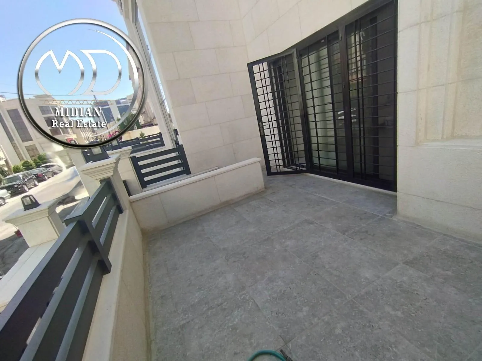 شقة في أم السماق